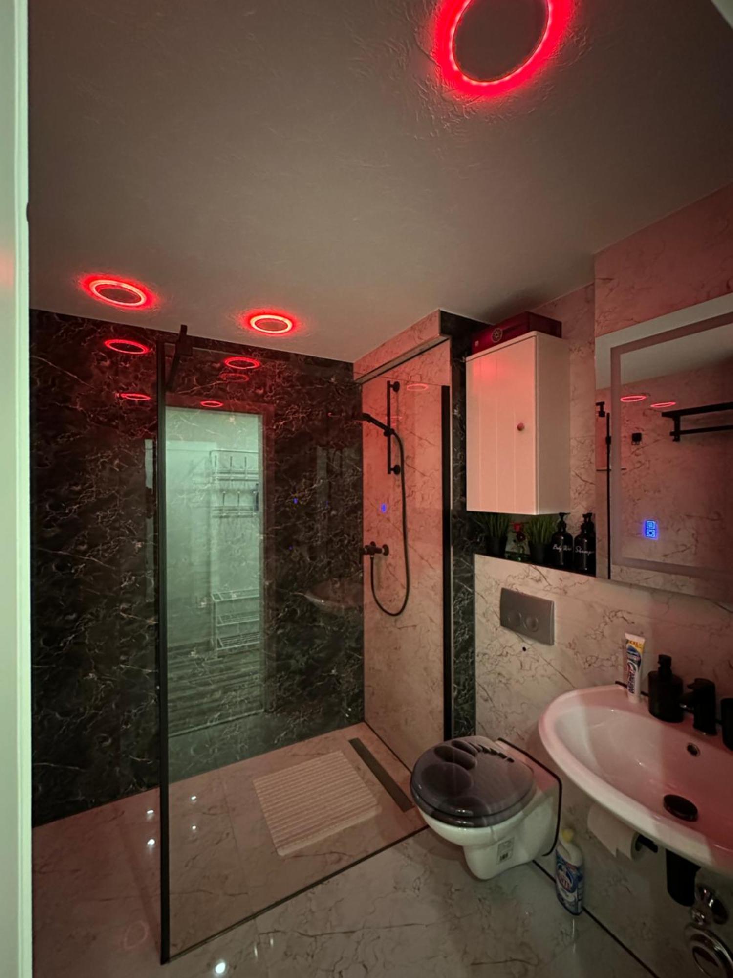 Modern Apartments Neuburg P - Top - 2 Zimmer, Komfort, Balkon, Wi-Fi, Smart Tv, Grosse Dusche, Kueche Neuburg an Der Donau Zewnętrze zdjęcie